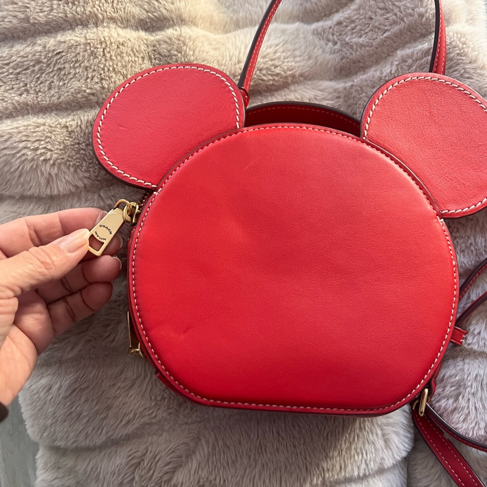 New Coach Mickey Red Round head Leather Crossbody Bag! - Picture 2 of 10